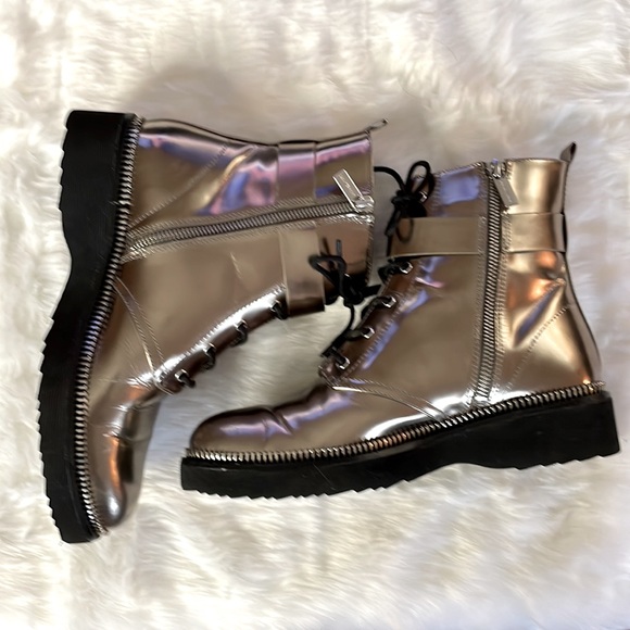 Michael Michael Kors Silver Metallic Boots. - Picture 3 of 11